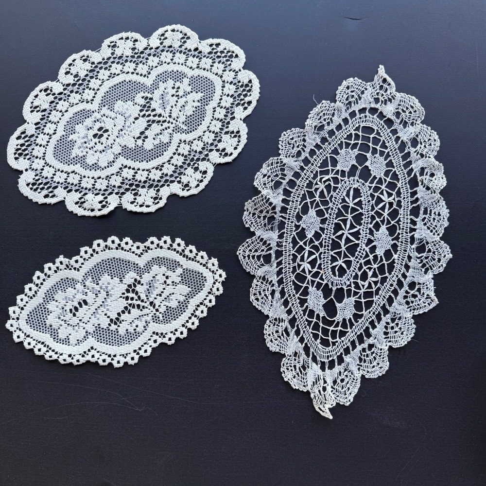 Vintage White Crochet Lace Oval Doilies Set of 3 Floral Scalloped Trim